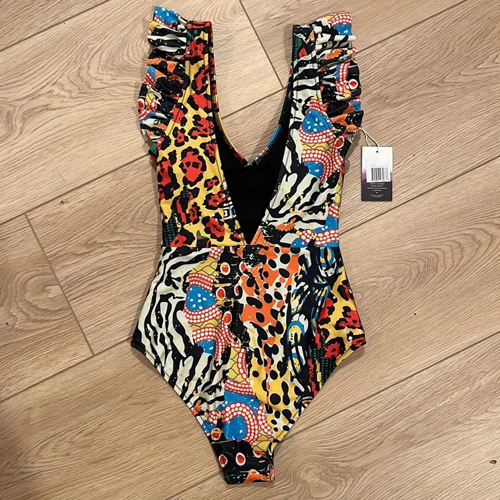 NWT Averie Harlow Plunge One Piece Ruffle Swimsuit | Wilde Print on Black - Picture 9 of 12
